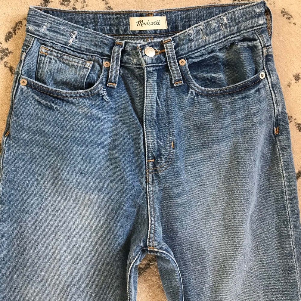 NWOT Madewell Mom Jean in Melva Wash